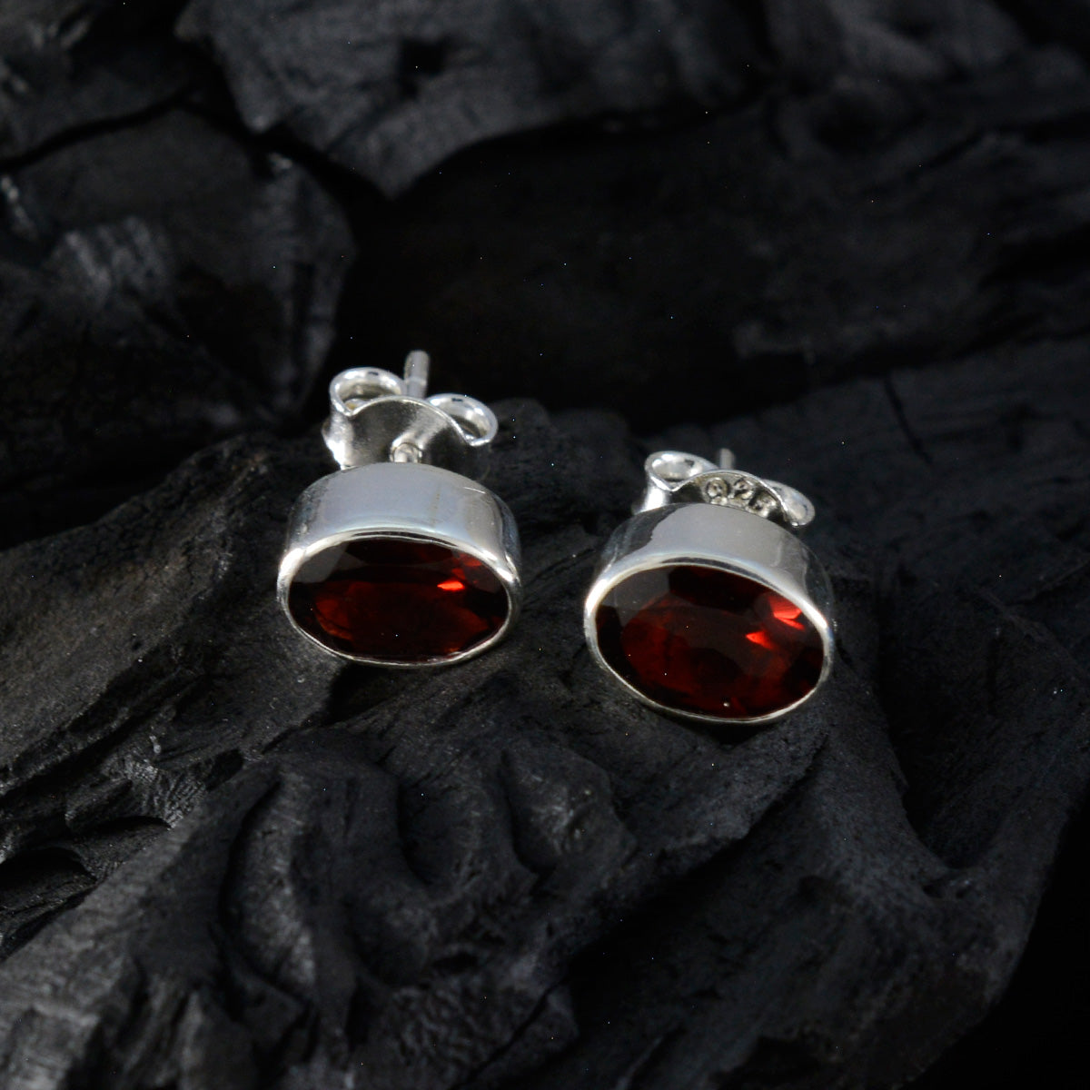 Autumn Red Delicate Solitaire Stud Earring