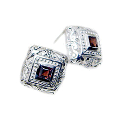 Dayana Red Tiny Solitaire Stud Earring