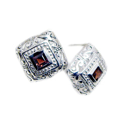 Dayana Red Tiny Solitaire Stud Earring