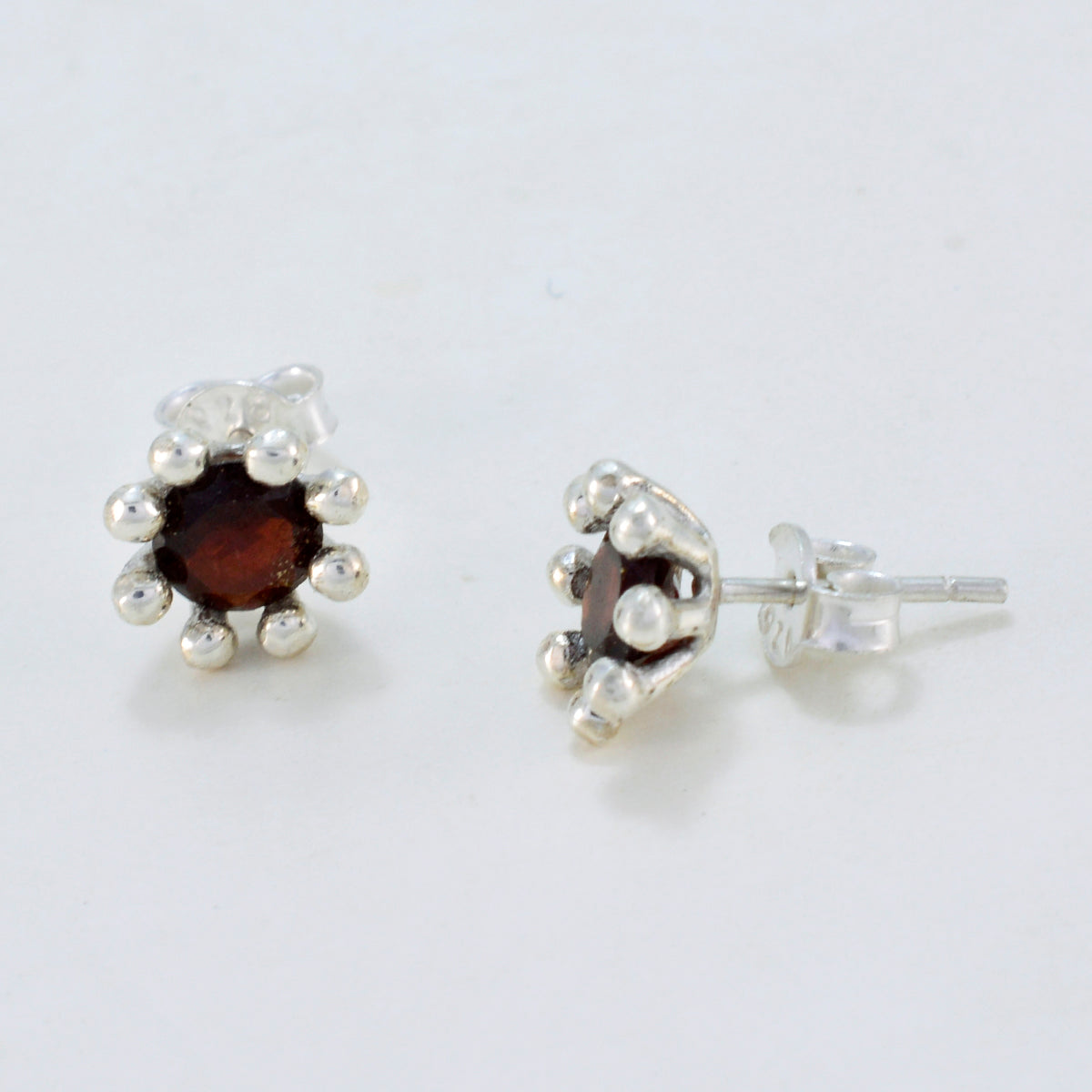 Gabriela Red Elegant Solitaire Stud Earring