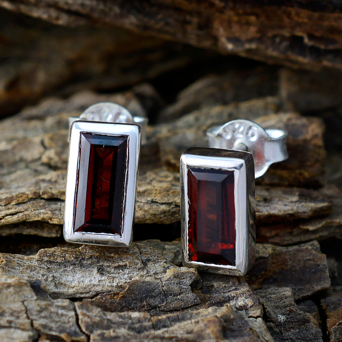 Greta Red Delicate Solitaire Stud Earring