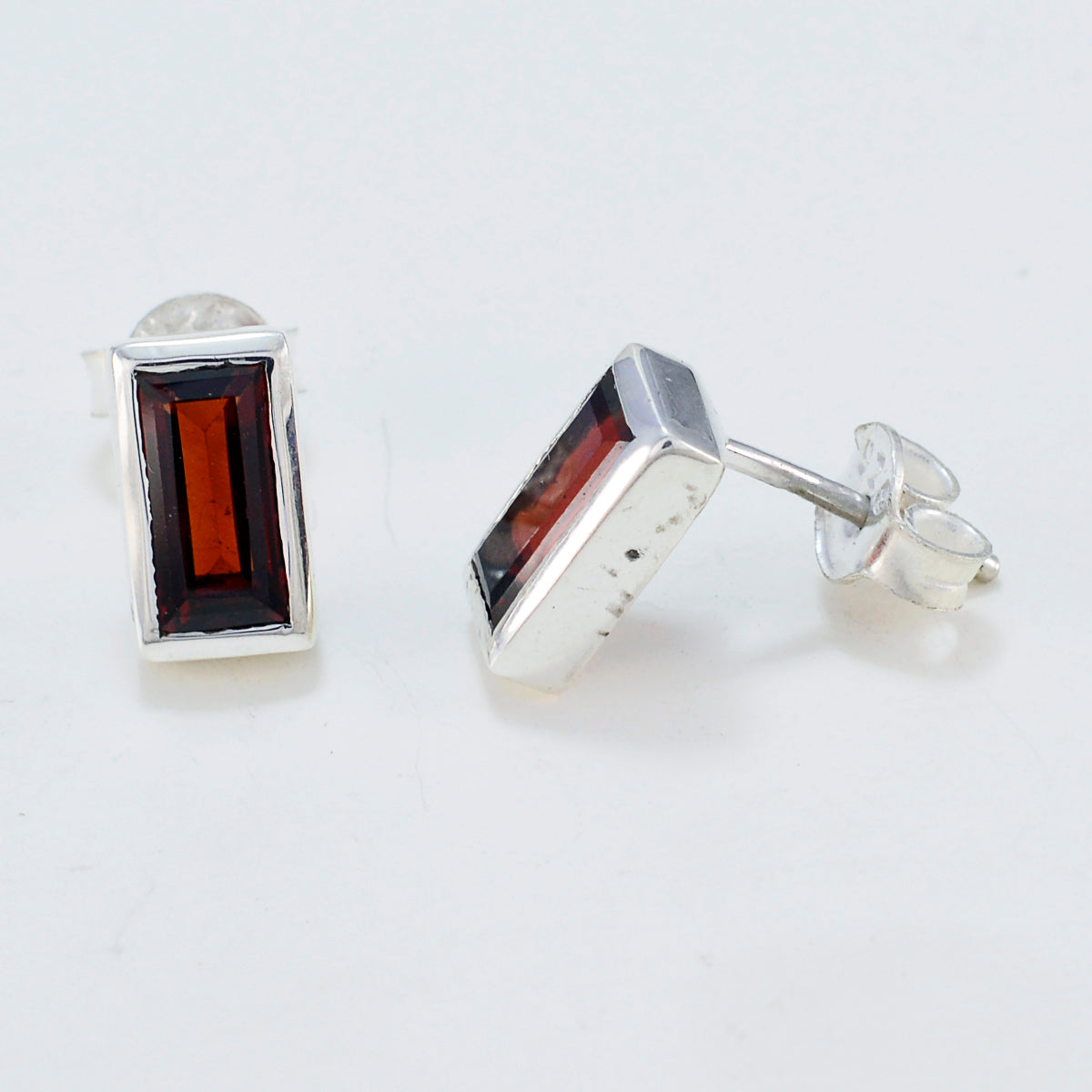 Greta Red Delicate Solitaire Stud Earring