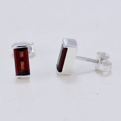 Julieta Red Elegant Solitaire Stud Earring
