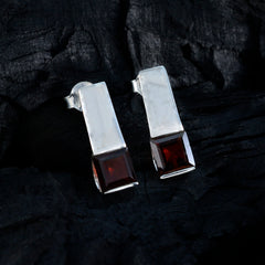 Lea Red Dainty Solitaire Stud Earring