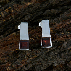 Lea Red Dainty Solitaire Stud Earring