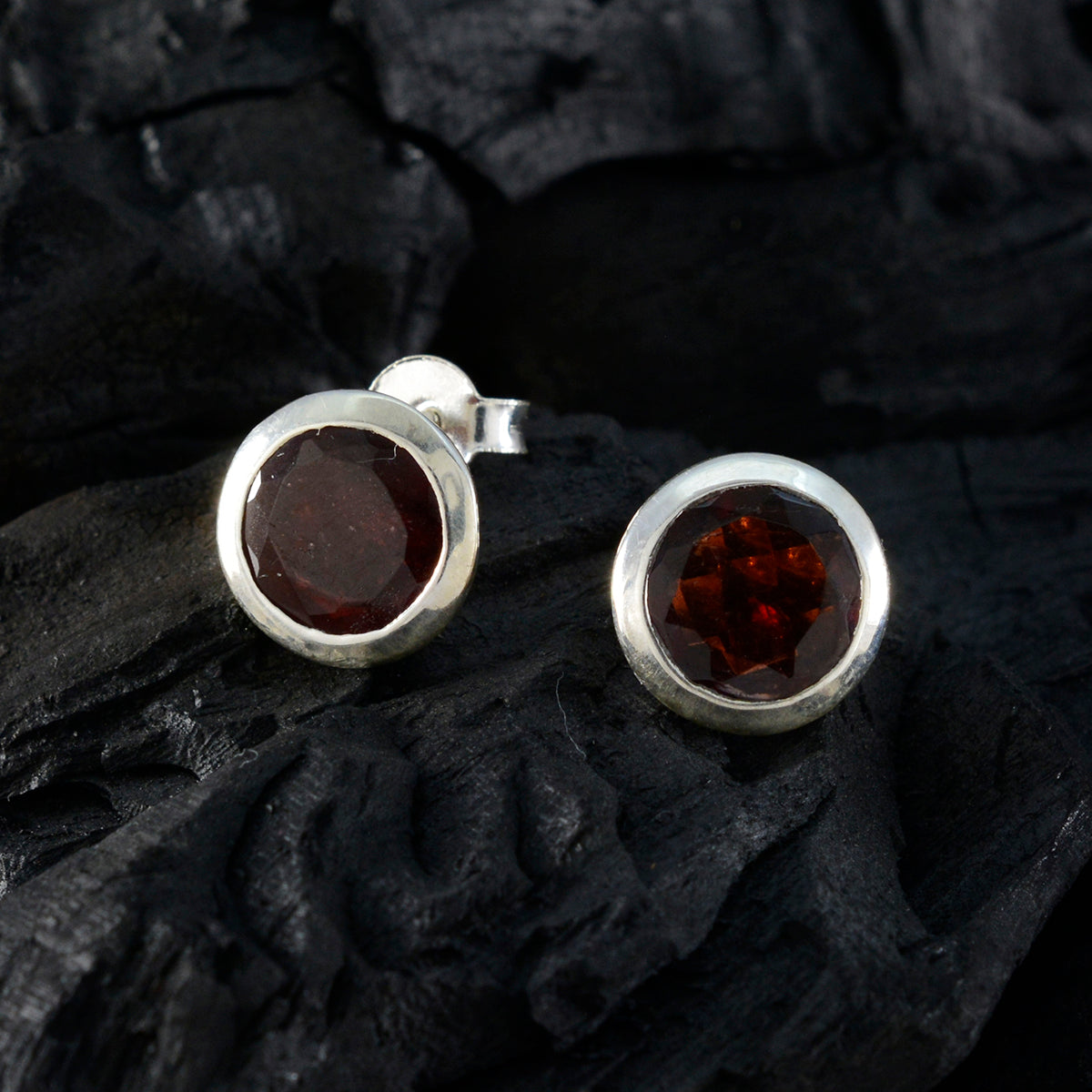 Xiu Red Dainty Solitaire Stud Earring