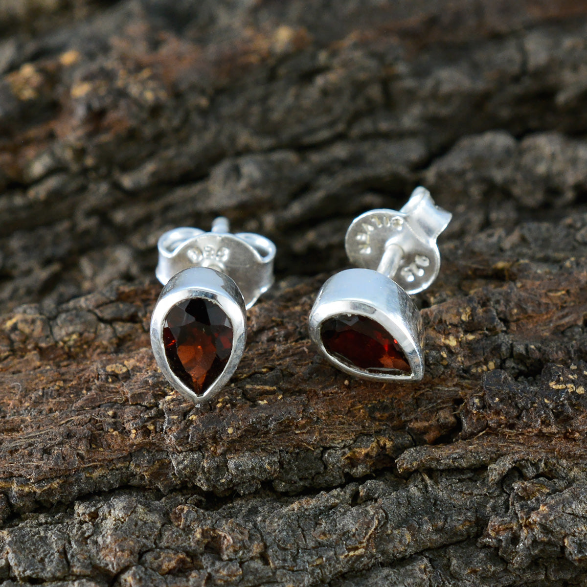 Camila Red Delicate Solitaire Stud Earring
