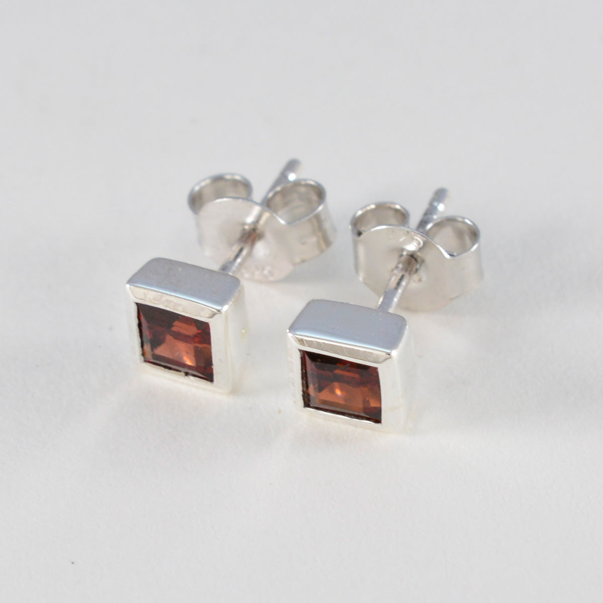 Julia Red Elegant Solitaire Stud Earring