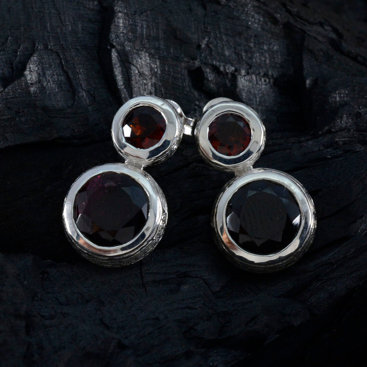 Elena Red Minimal Toi et Moi Stud Earring