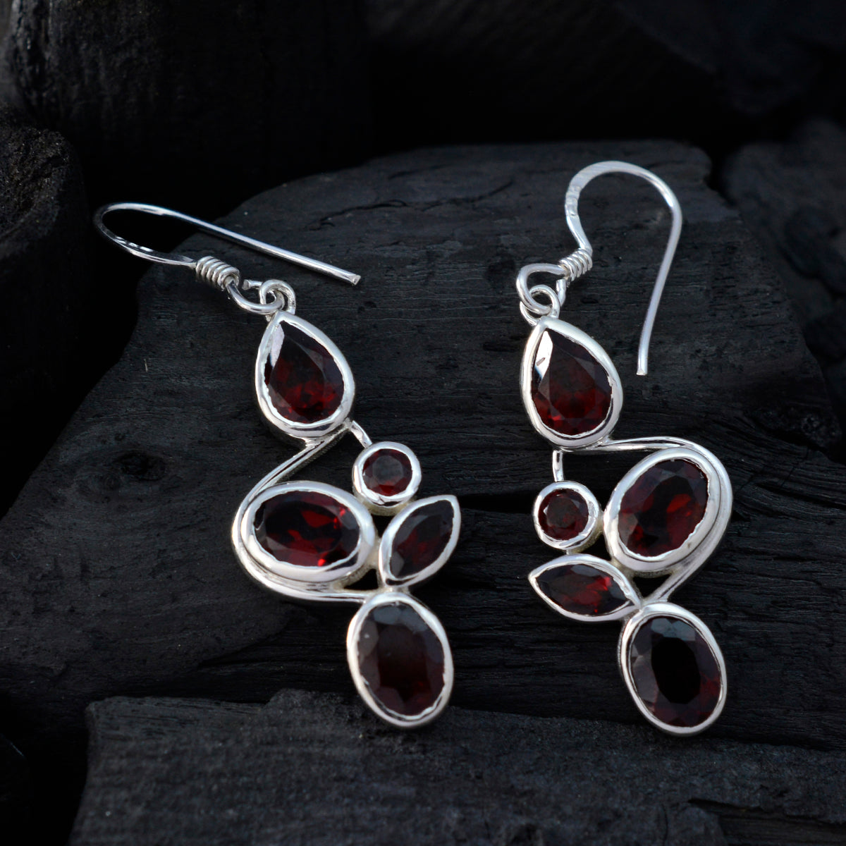 Aria Red Minimal Penta Dangle Earring