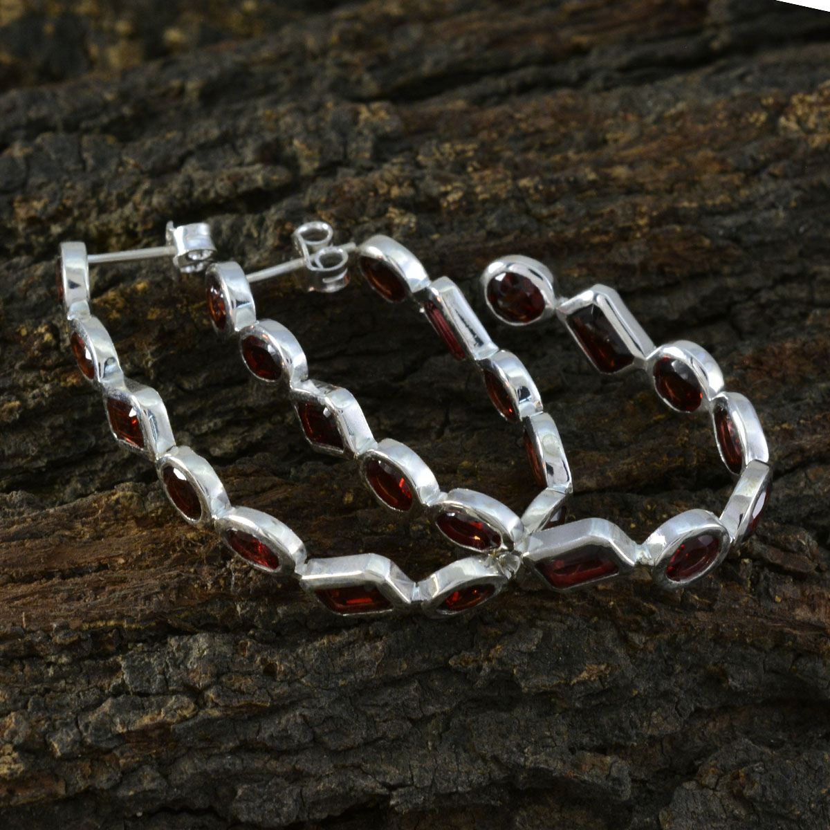 Katharina Red Edgy multiple Stud Earring