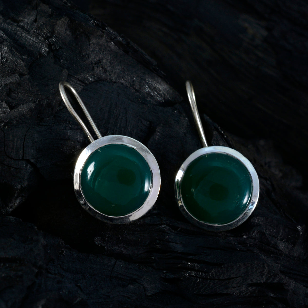 Fernanda Green Eye catching Solitaire Dangle Earring