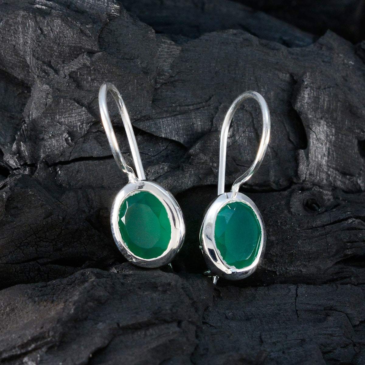 Min seo Green Dainty Solitaire Dangle Earring