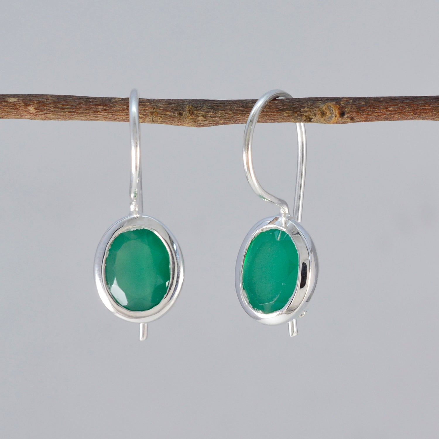 Min seo Green Dainty Solitaire Dangle Earring
