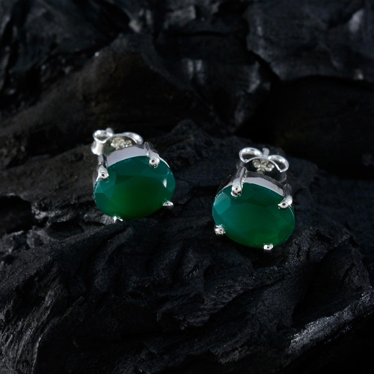 Natalia Green Dainty Solitaire Stud Earring