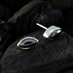 María Grey Elegant Solitaire Stud Earring