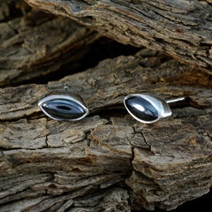María Grey Elegant Solitaire Stud Earring