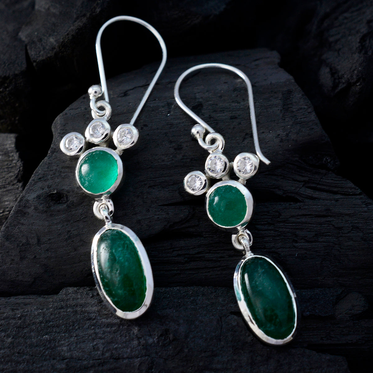 Hina Green Mid weight Toi et Moi Dangle Earring