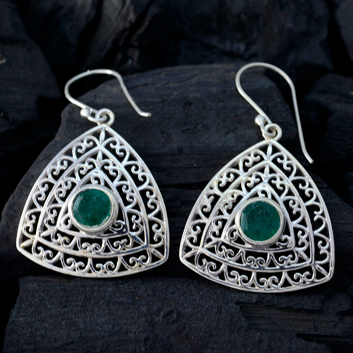 Pilar Green Eye catching Solitaire Dangle Earring