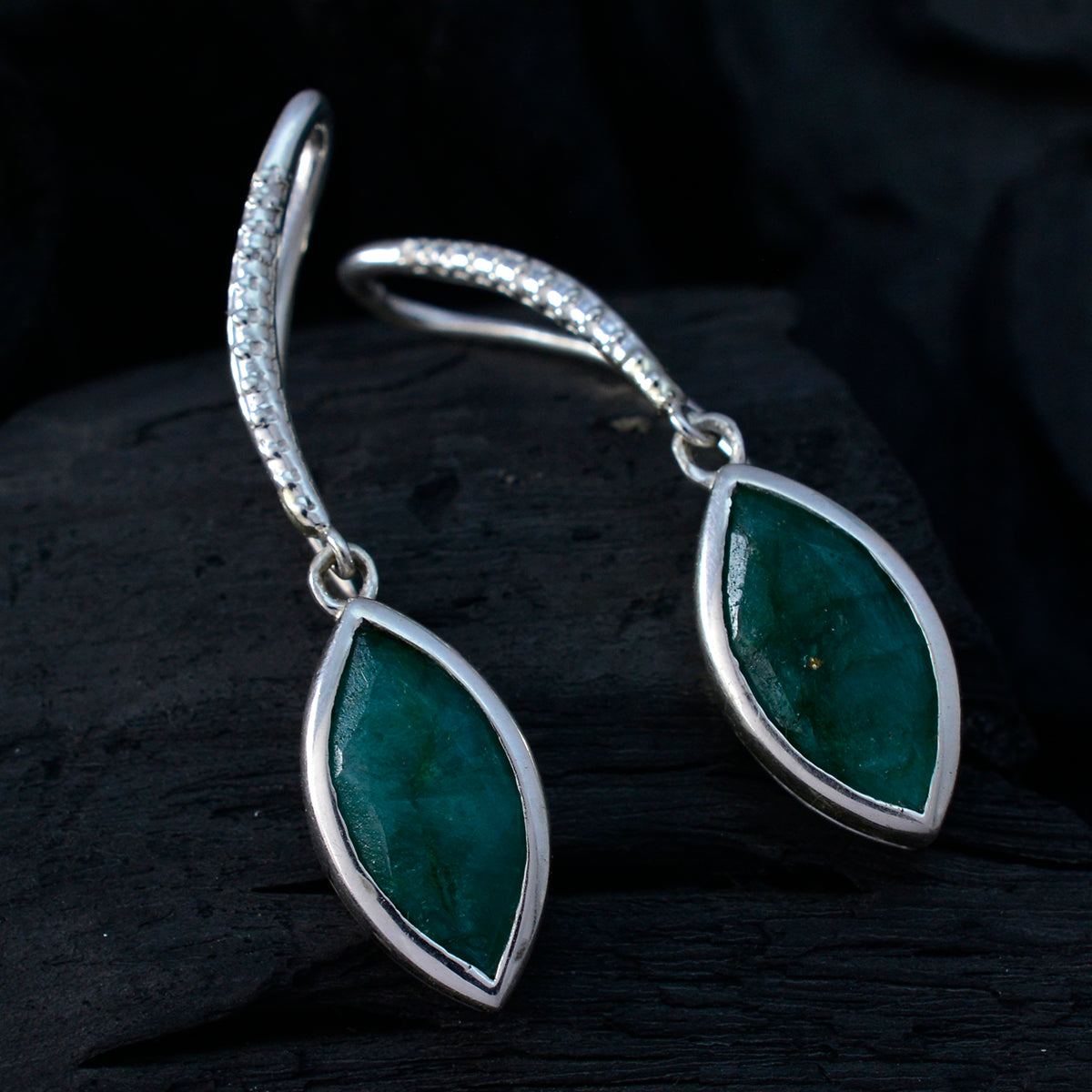 Rosa Green Delicate Solitaire Dangle Earring