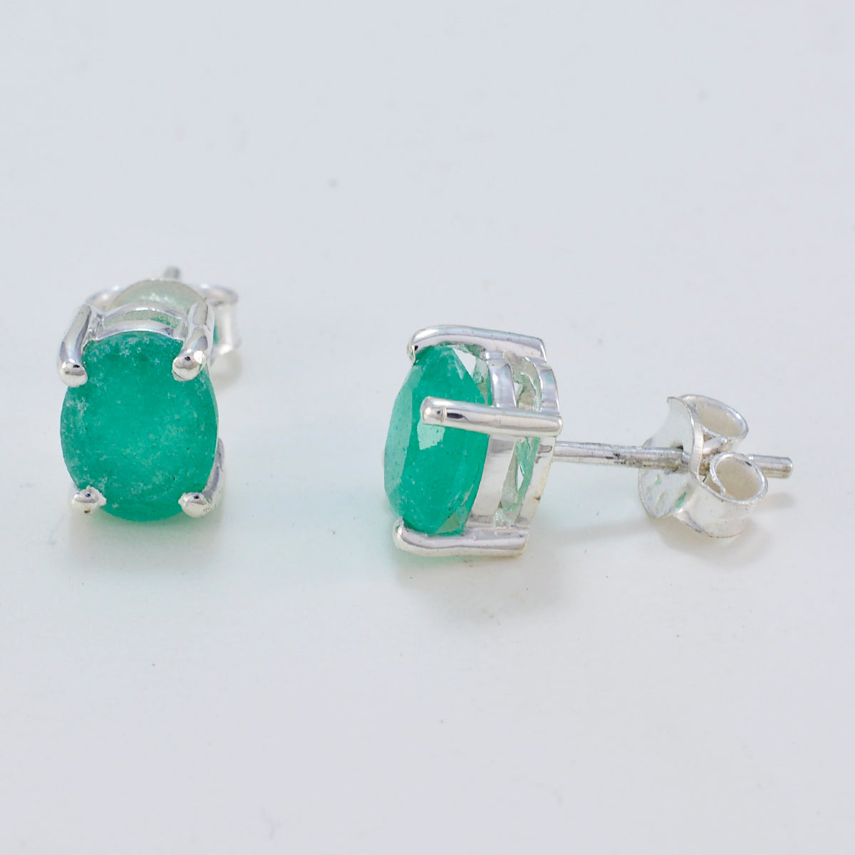 Agnes Green Dainty Solitaire Stud Earring