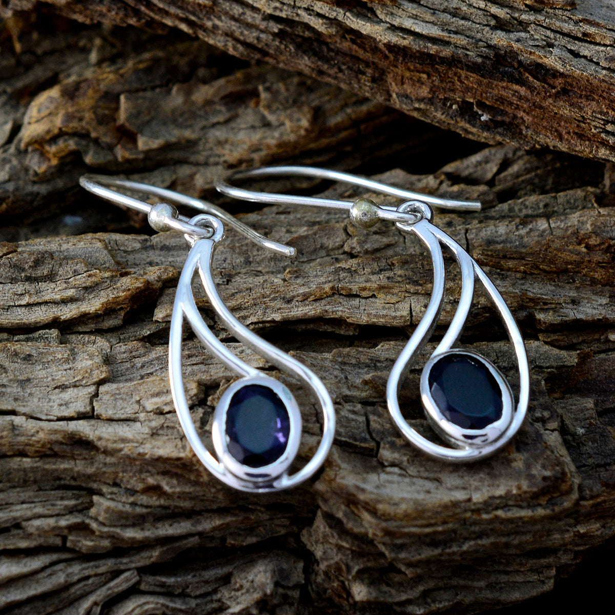 Claire Blue Elegant Solitaire Dangle Earring