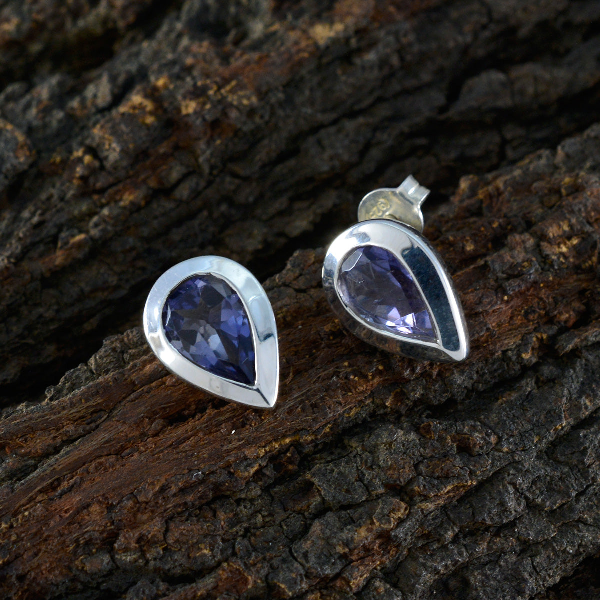 Luisa Blue Dainty Solitaire Stud Earring