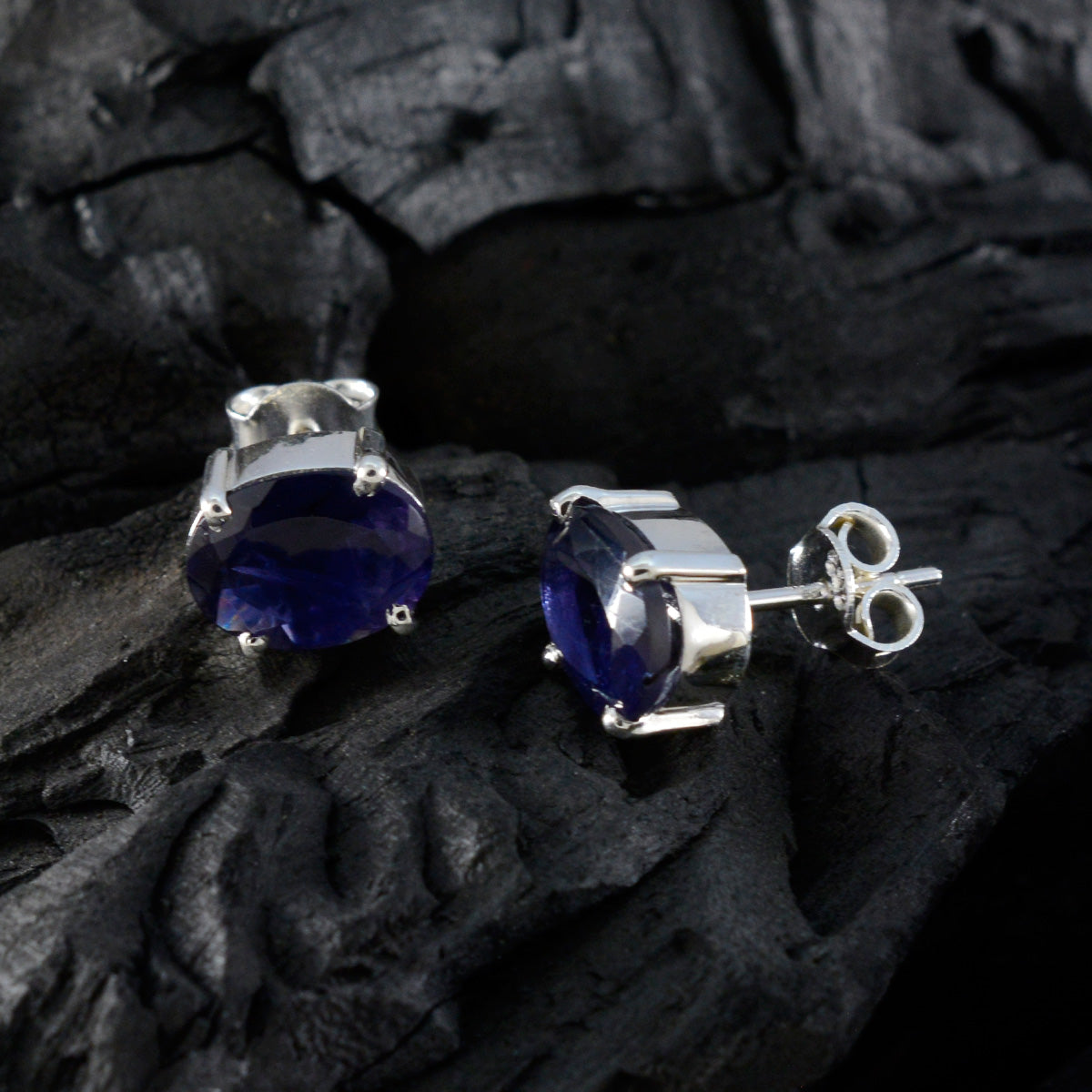 Nayara Blue Dainty Solitaire Stud Earring