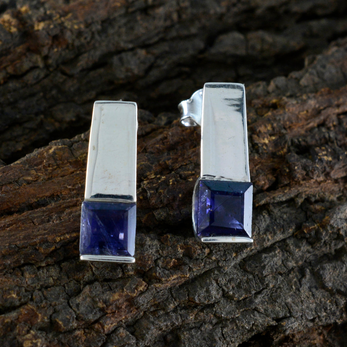 Leah Blue Dainty Solitaire Stud Earring