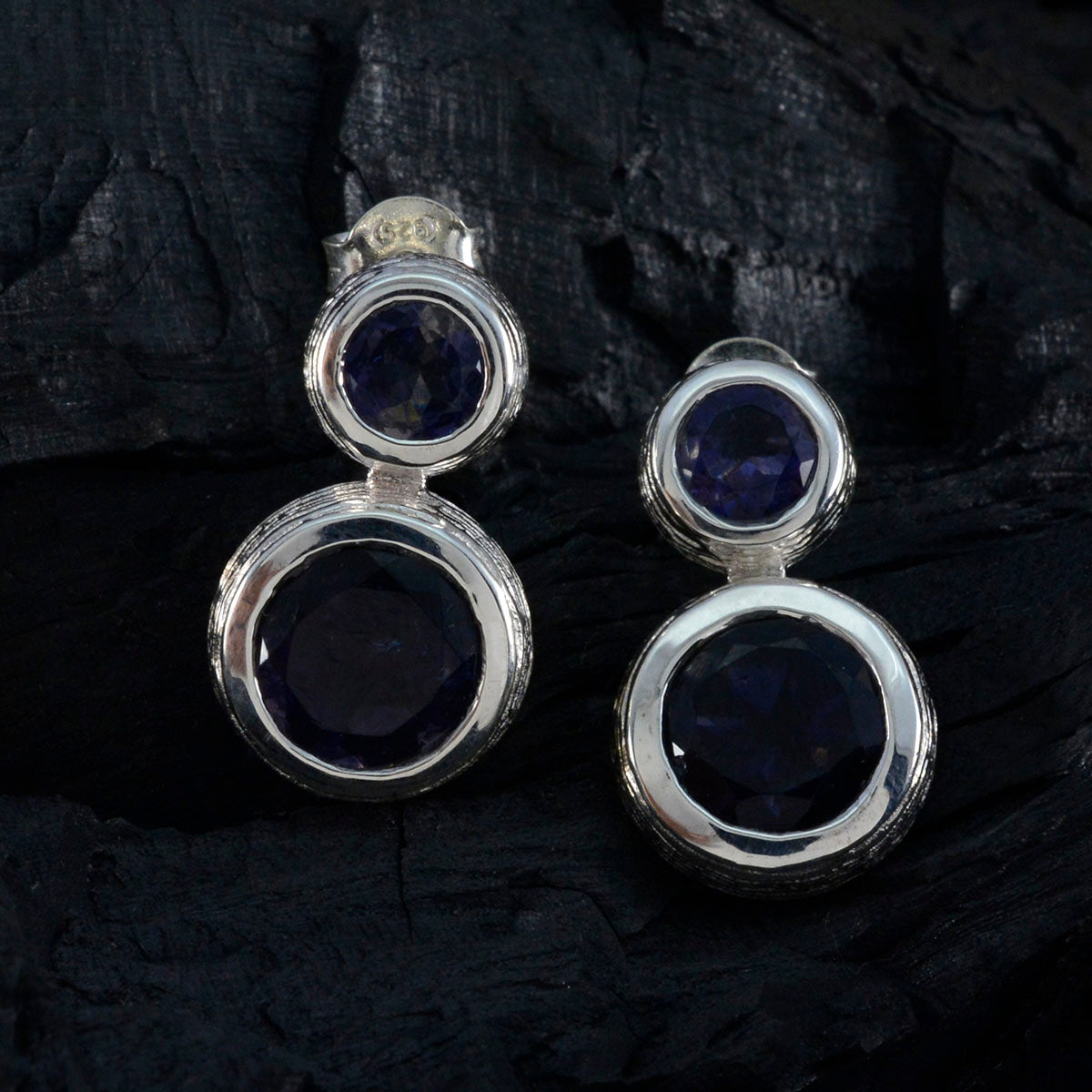 Eliza Blue Minimal Toi et Moi Stud Earring