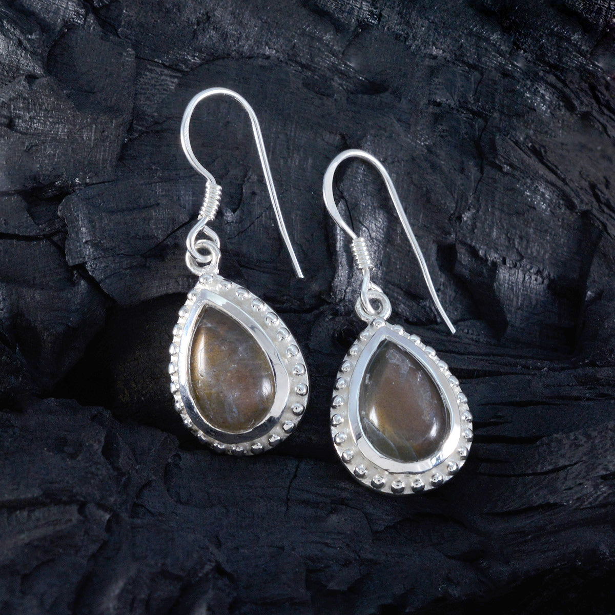 Violet Grey Mid weight Solitaire Dangle Earring