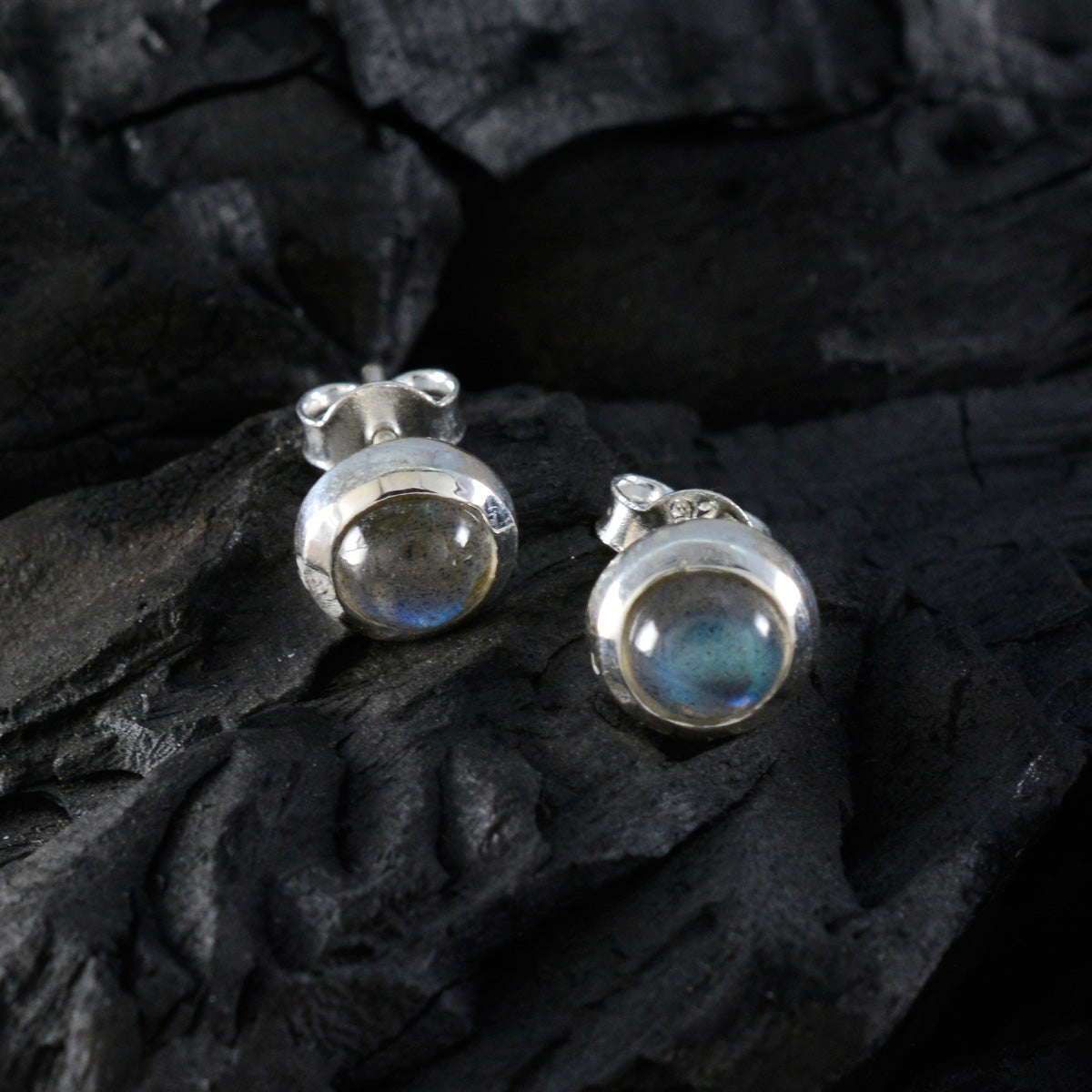 Naomi Grey Elegant Solitaire Stud Earring