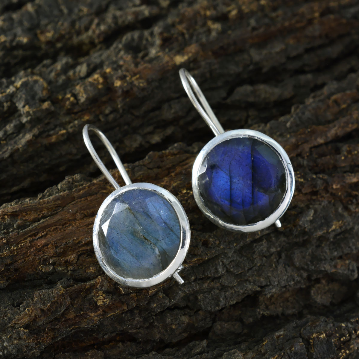 Genesis Grey Edgy Solitaire Dangle Earring