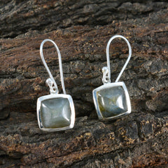 Jiwoo Grey Slim Solitaire Dangle Earring
