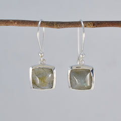 Jiwoo Grey Slim Solitaire Dangle Earring