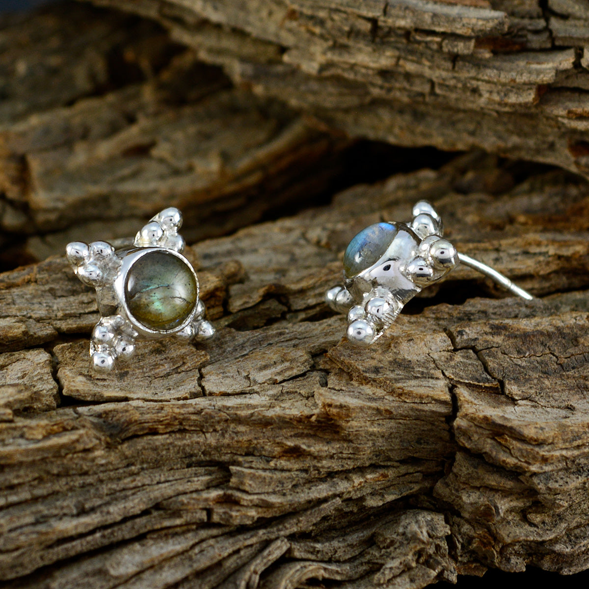 Amanda Grey Delicate Solitaire Stud Earring