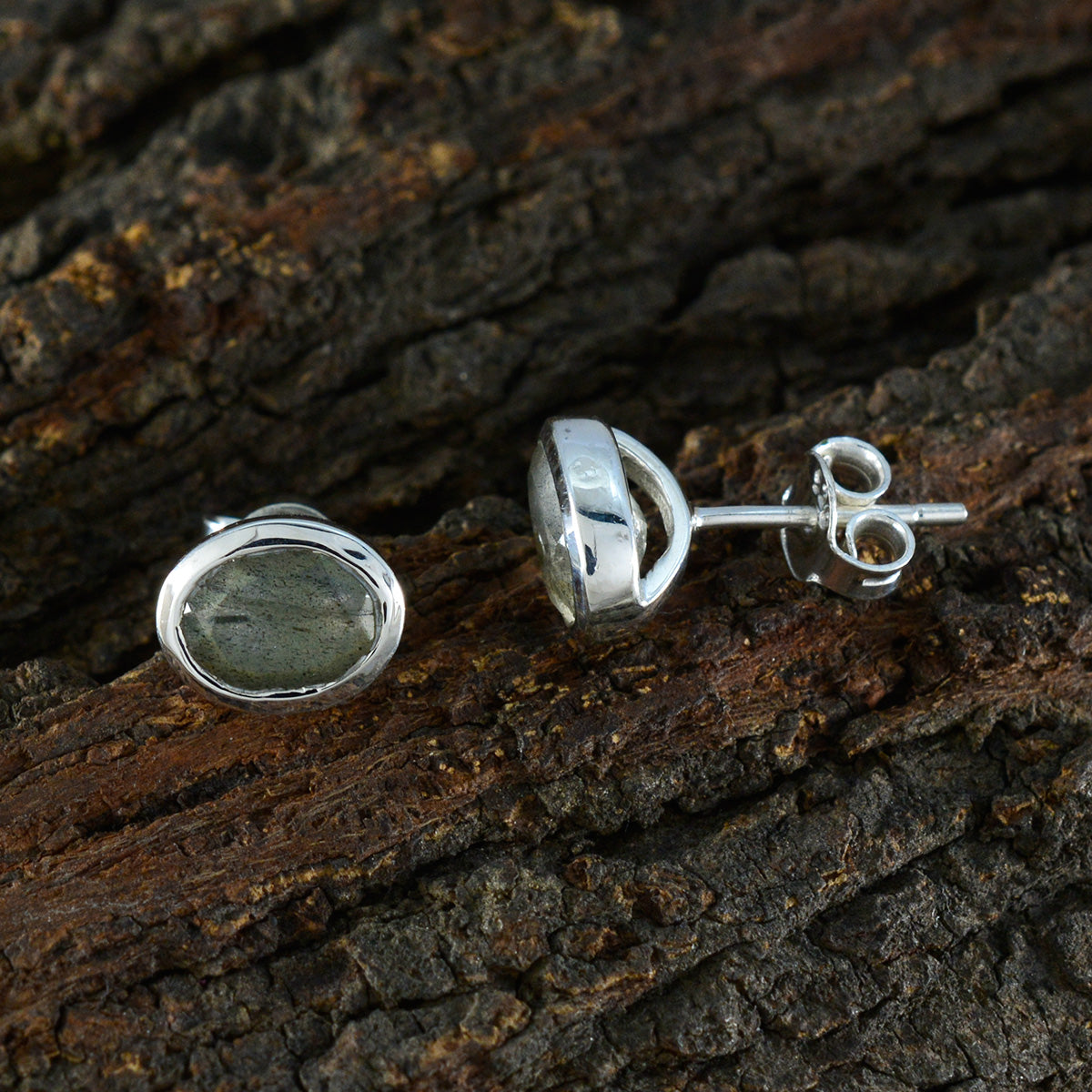 Li Lee Grey Delicate Solitaire Stud Earring