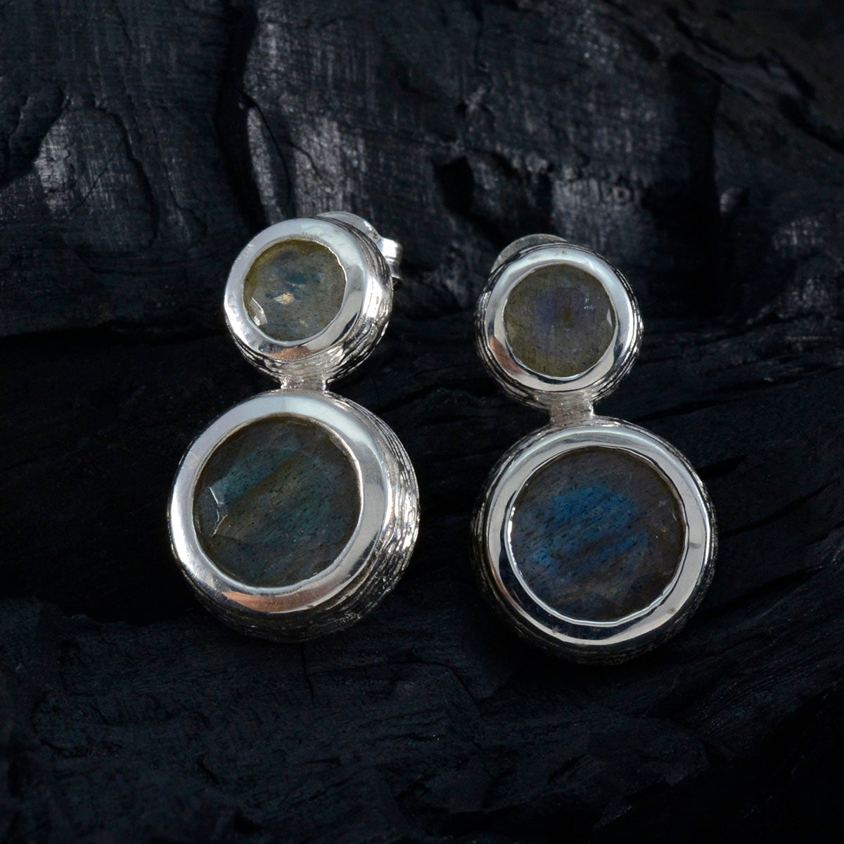 Ella Grey Minimal Toi et Moi Stud Earring