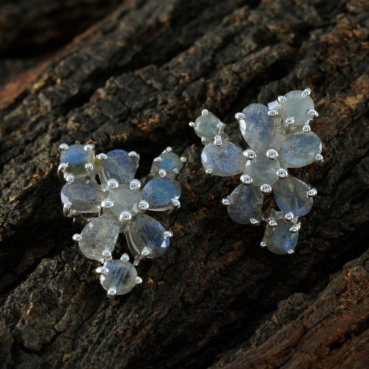 Hanna Grey Minimal multiple Stud Earring