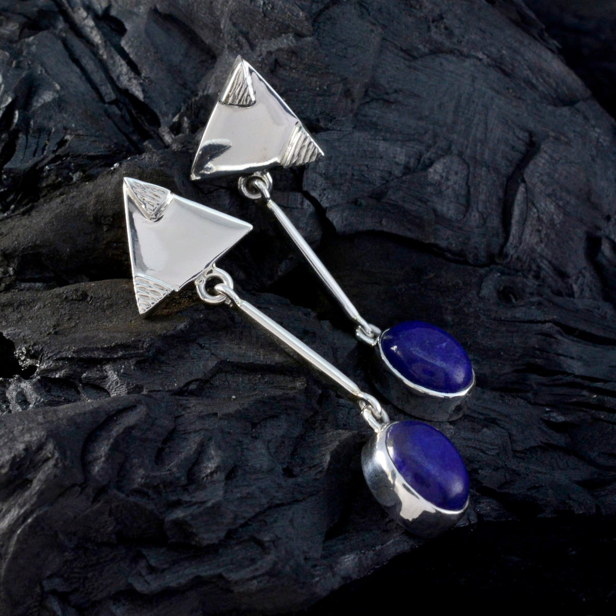Nella Blue Edgy Solitaire Stud Earring