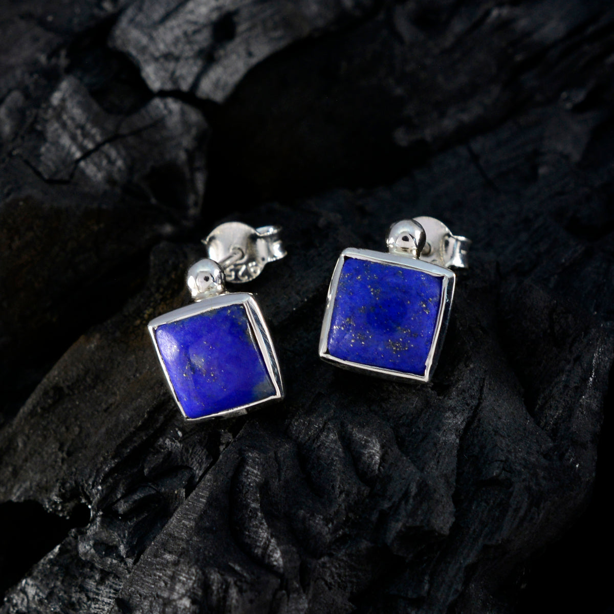 Milagros Blue Dainty Solitaire Stud Earring