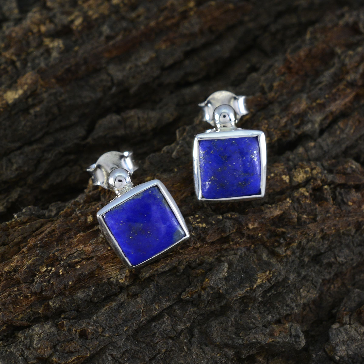 Milagros Blue Dainty Solitaire Stud Earring