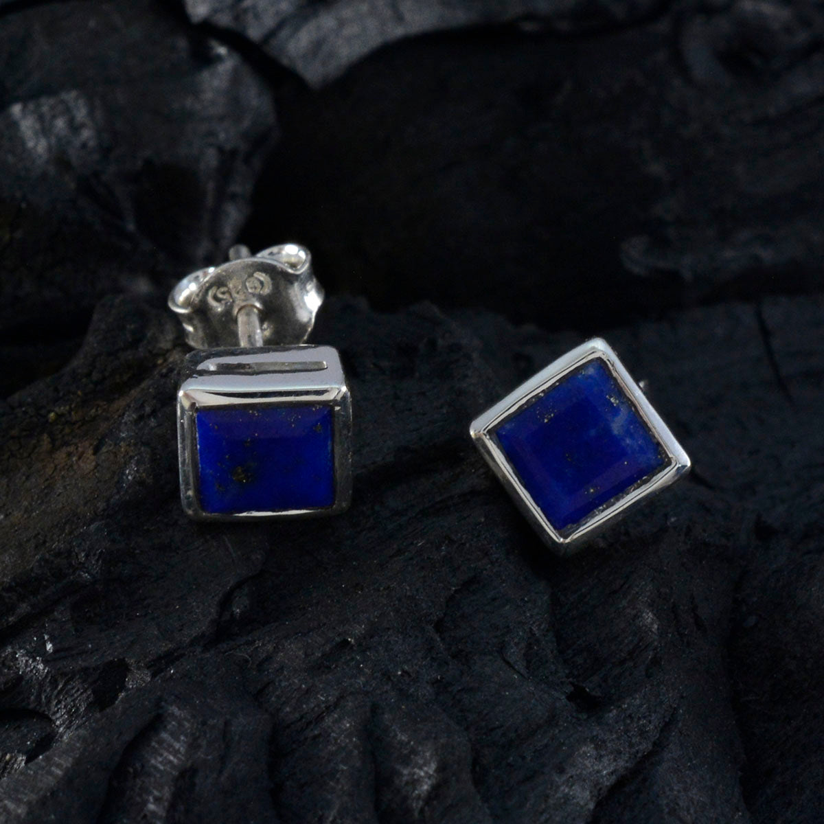 Andrea Blue Delicate Solitaire Stud Earring