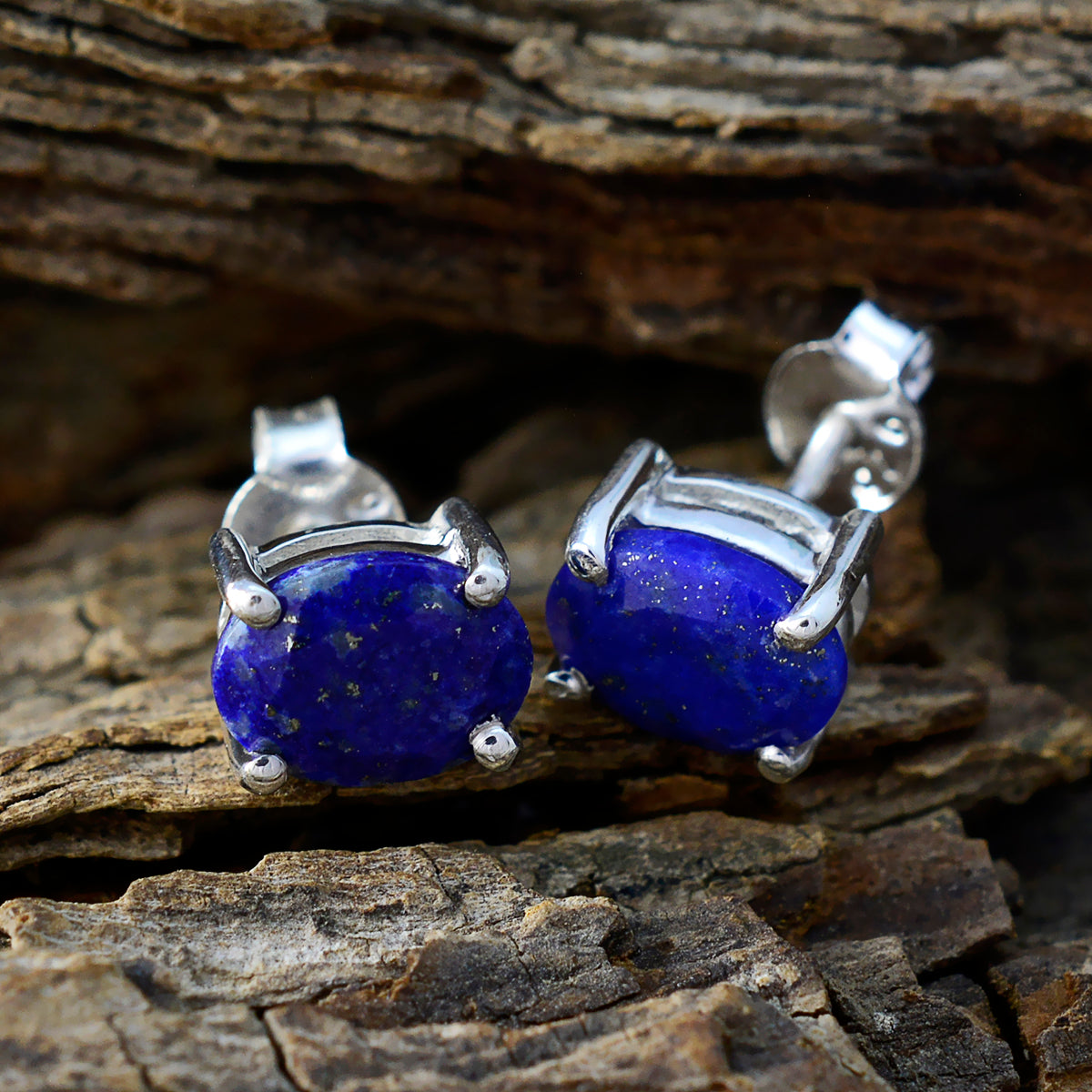 Alice Blue Delicate Solitaire Stud Earring