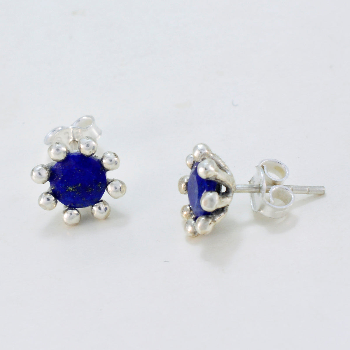 Amelia Blue Elegant Solitaire Stud Earring
