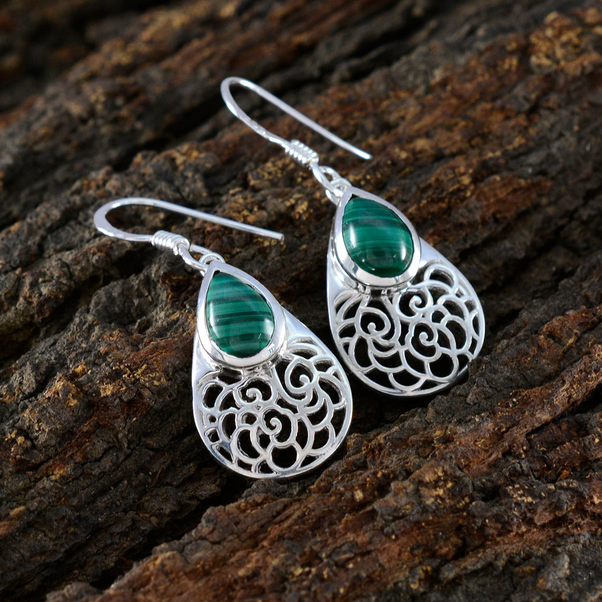 Mila Green Featherlight Solitaire Dangle Earring