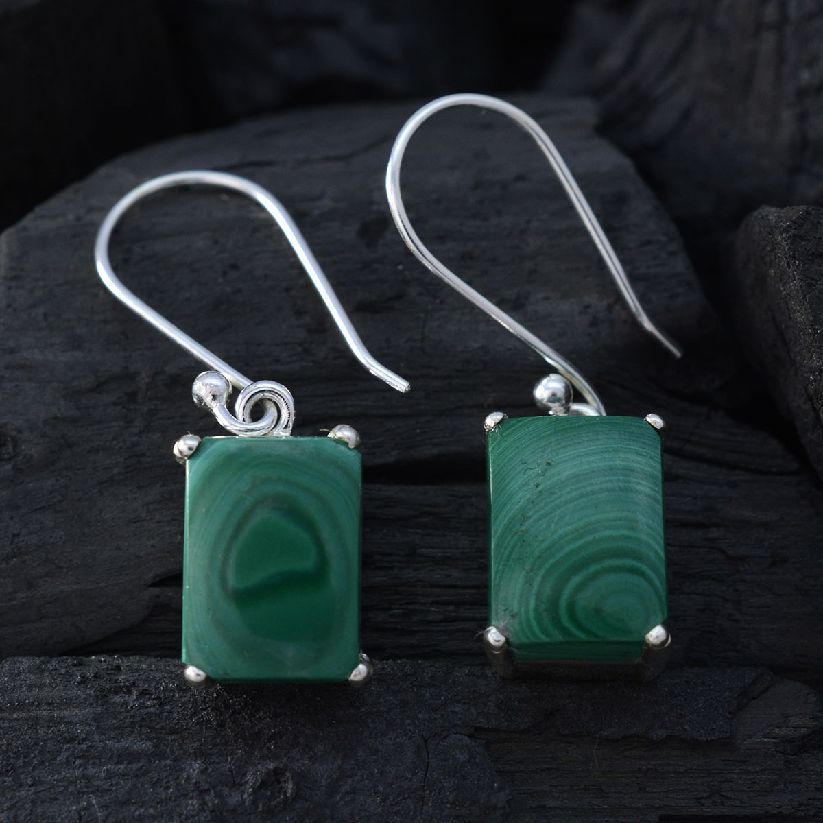 Nella Green Minimal Solitaire Dangle Earring