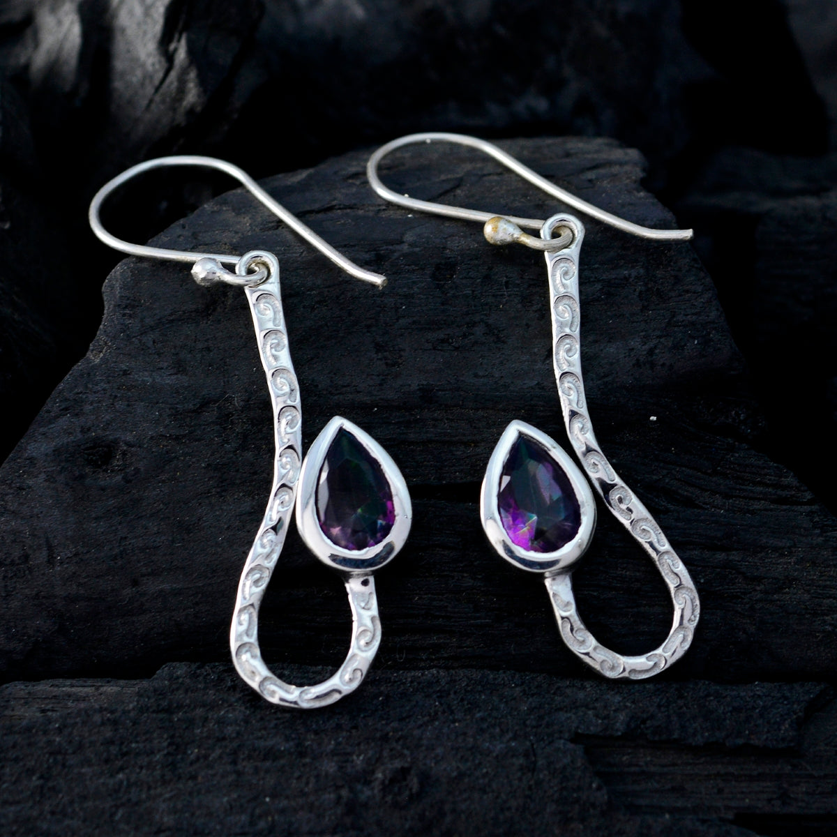 Ivana multicolor Dainty Solitaire Dangle Earring