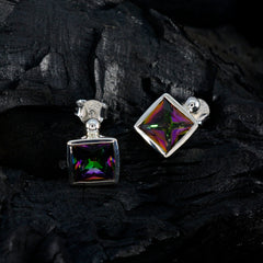 Laura multicolor Dainty Solitaire Stud Earring
