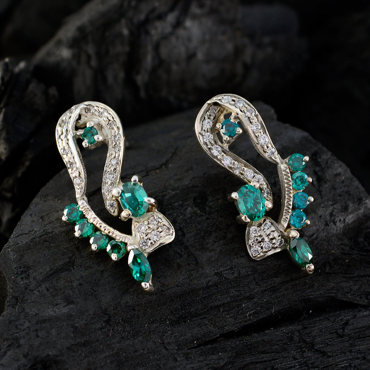Sara multicolor Elegant multiple Stud Earring